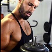 Je suis personal traîner depuis 4 ans à paris. J’interviens chez les particulier, en salle et en entreprise. Je suis diplômé d’un bpjeps musculation et haltérophilie